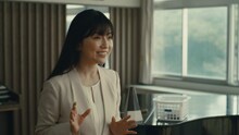 STU48のドラマミュージックビデオ「光は君に、あの日々に。」より。