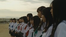 STU48のドラマミュージックビデオ「光は君に、あの日々に。」より。