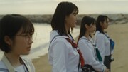 STU48のドラマミュージックビデオ「光は君に、あの日々に。」より。