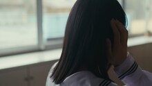 STU48のドラマミュージックビデオ「光は君に、あの日々に。」より。
