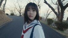STU48のドラマミュージックビデオ「光は君に、あの日々に。」より。