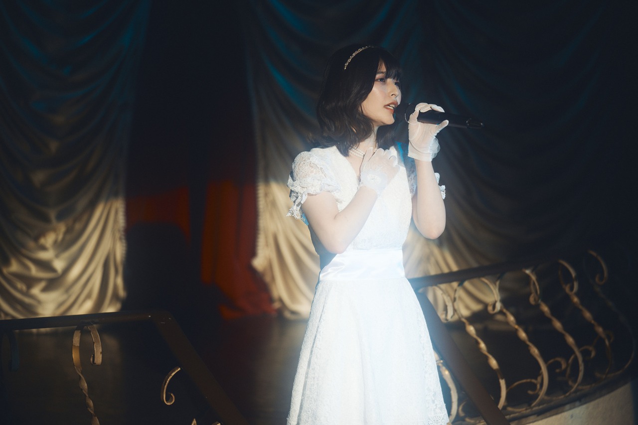 矢川葵（撮影：稲垣謙一）