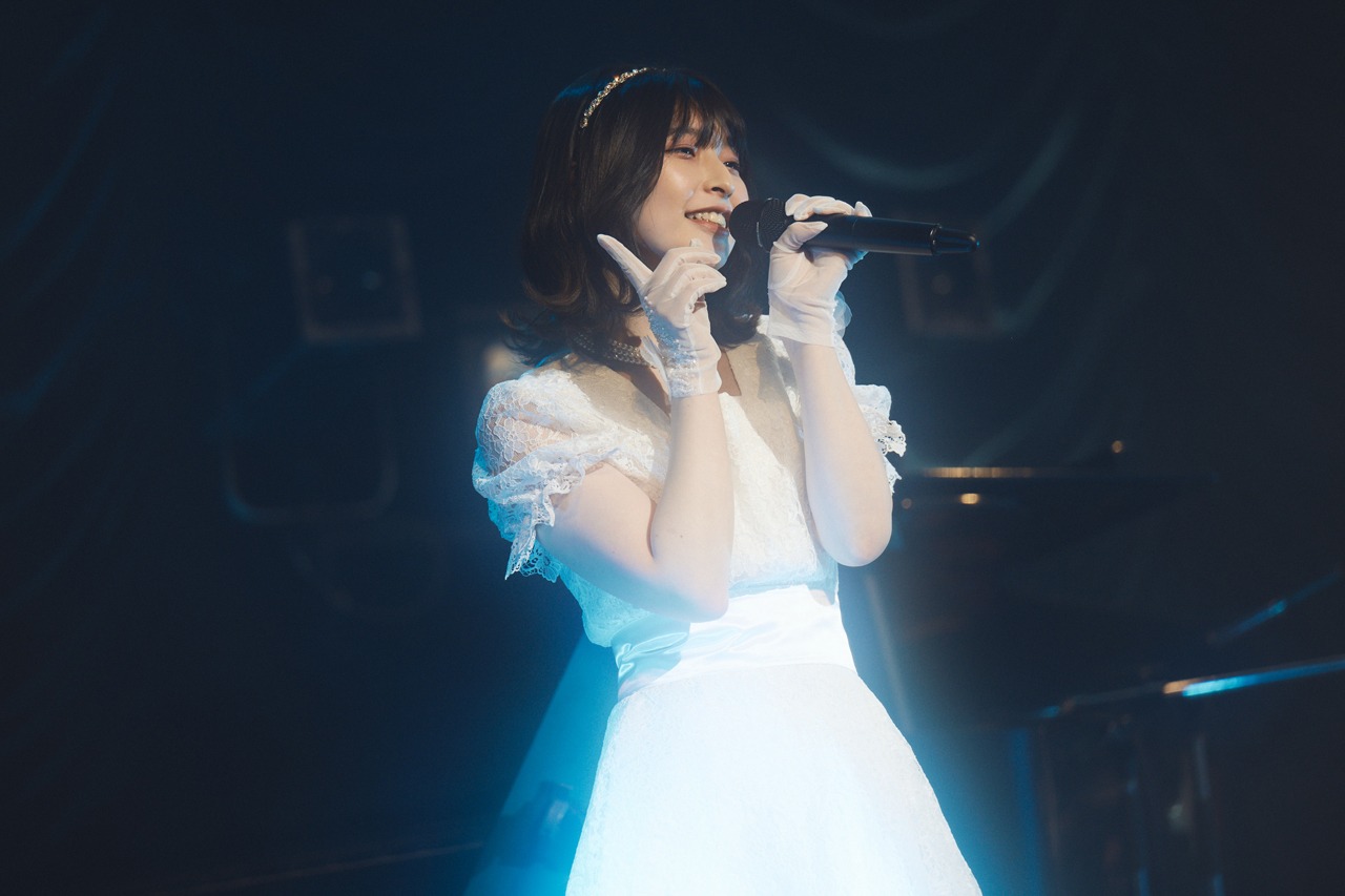 矢川葵（撮影：稲垣謙一）