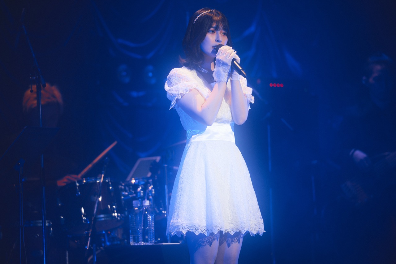 矢川葵（撮影：稲垣謙一）