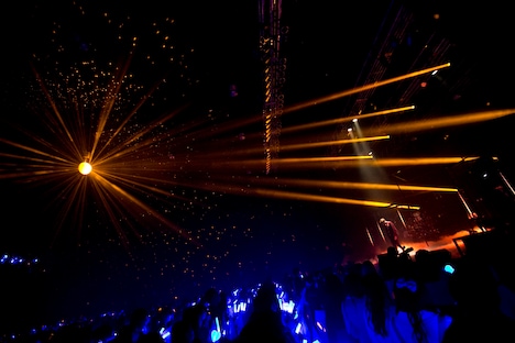 しゅーず「Shoose Oneman Live 2022 -Fiore-」の様子。（撮影：堀卓朗［ELENORE］）