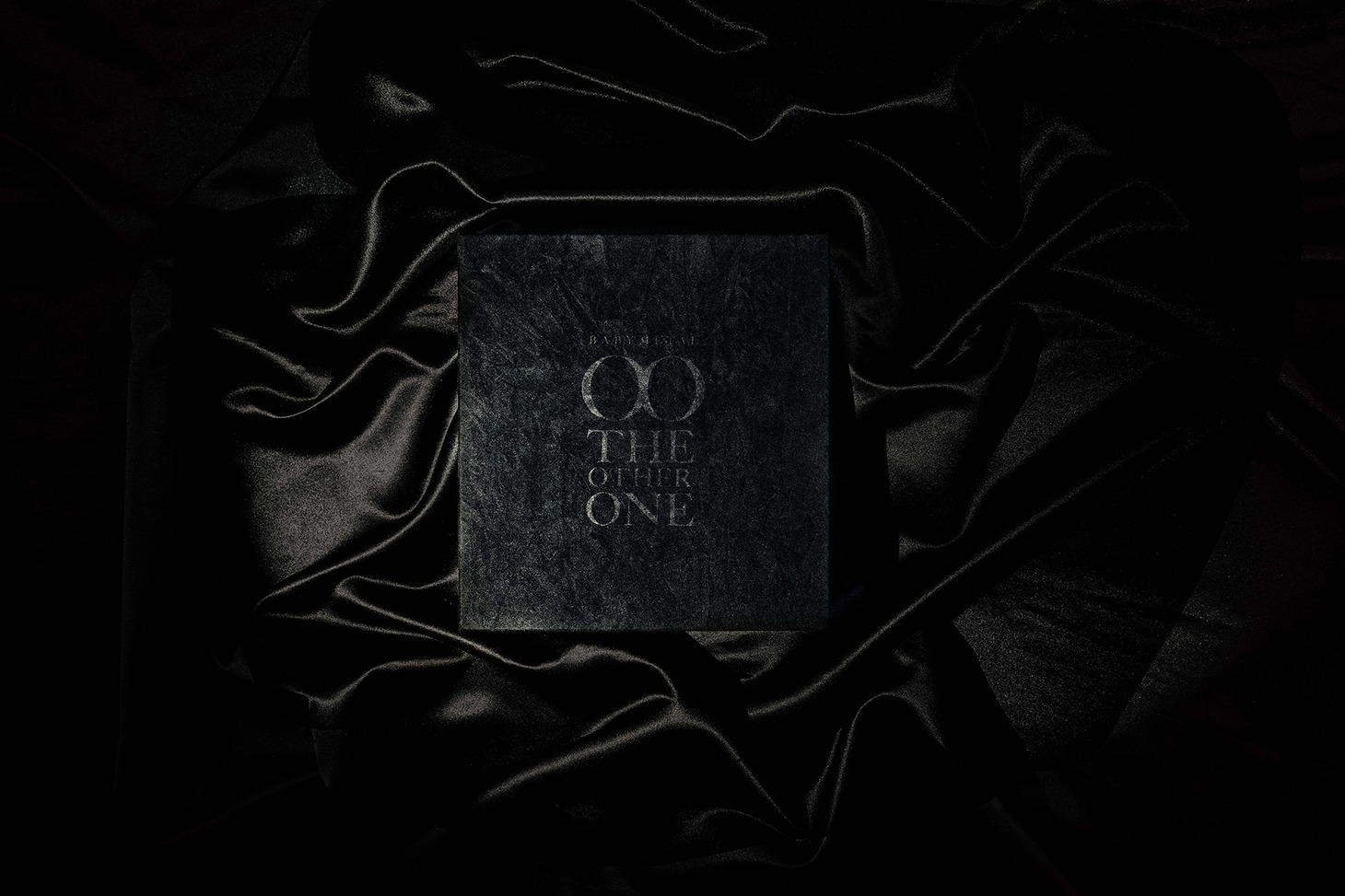 BABYMETAL「THE OTHER ONE - BLACK BOX」パッケージ外観