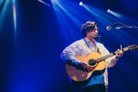 吉田結威（G, Vo）（撮影：松本いづみ）