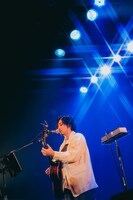 吉田結威（G, Vo）（撮影：松本いづみ）