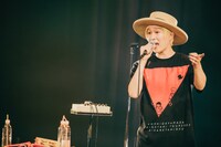 山田義孝（Vo）（撮影：松本いづみ）