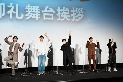 「映画 おそ松さん」大ヒット御礼舞台挨拶の様子。