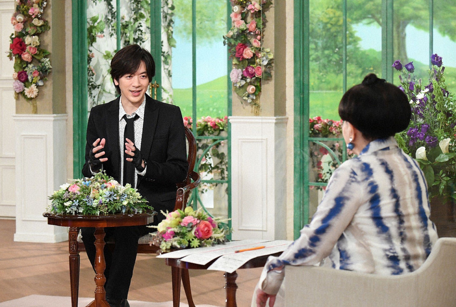 左からDAIGO（BREAKERZ）、黒柳徹子。 (c)テレビ朝日