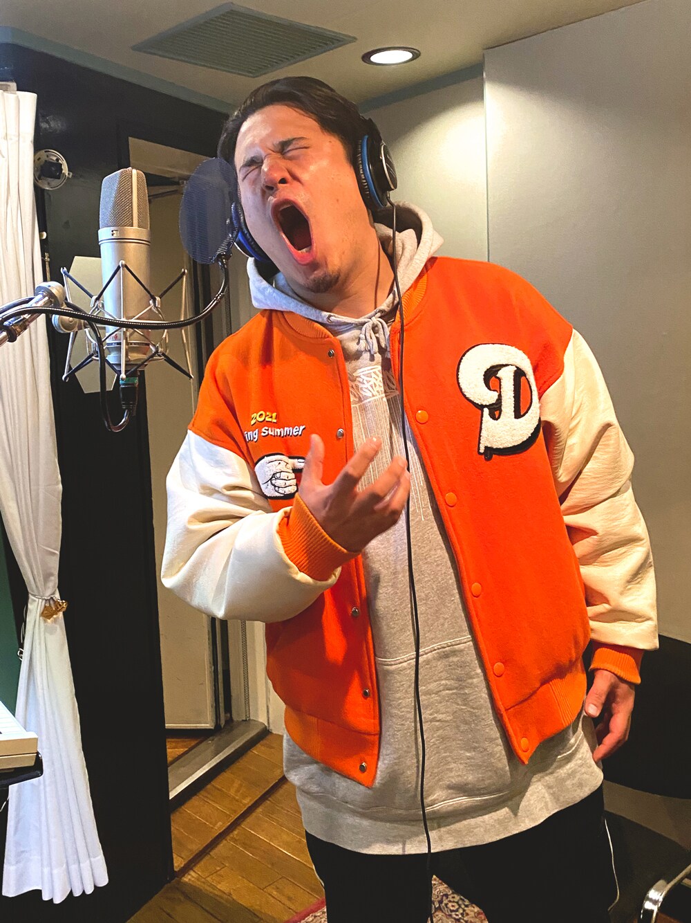 「仮面ライダーリバイス」から木村昴演じるバイスのソロ曲「#激ヤバイス」配信