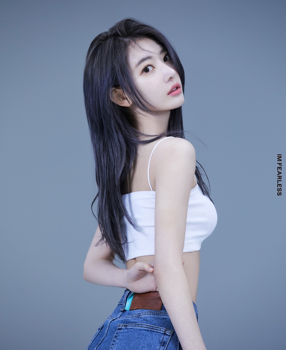 人気画像6位は「最初は宮脇咲良、LE SSERAFIMデビューカウントダウンがスタート」より、宮脇咲良（LE SSERAFIM）。