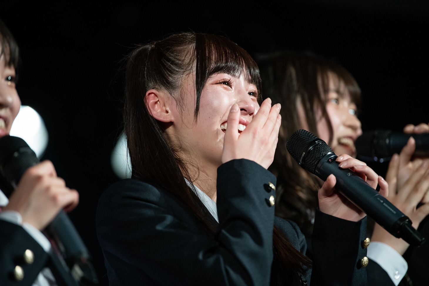 号泣する由良ゆら。