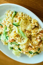 水田信二のレシピ「鮭とレモンの炒飯」。