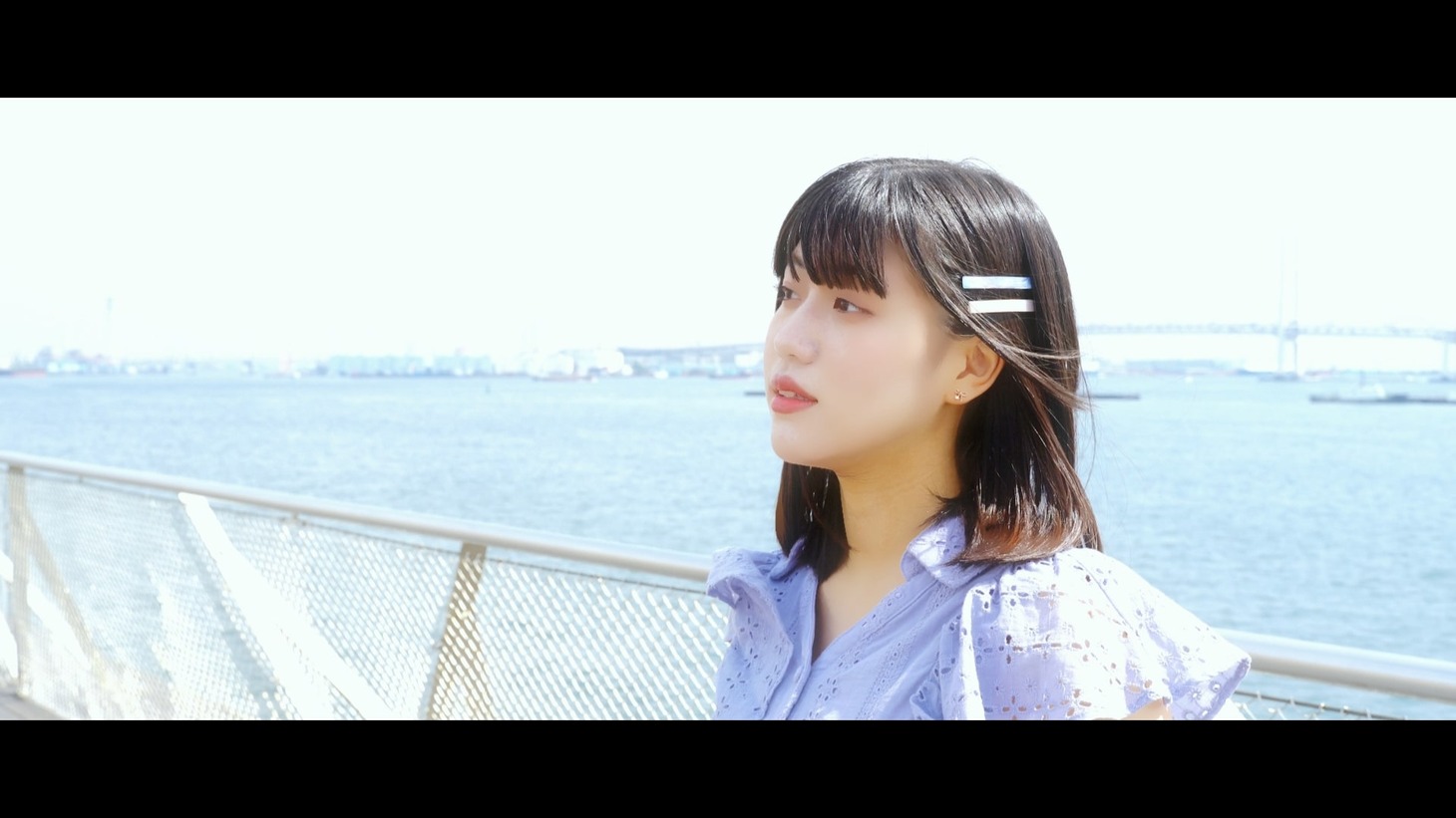 PiXMiX「アンビバレンス」のミュージックビデオより。