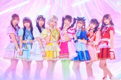 綺星★フィオレナード新曲MV、にゃんこスターが踊っているメンバーの前を横切る