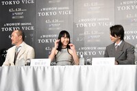 左から渡辺謙、菊地凛子、山下智久。