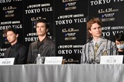 左から笠松将、伊藤英明、アンセル・エルゴート。