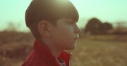 ROTH BART BARON「N e w M o r n i n g」ミュージックビデオのサムネイル。