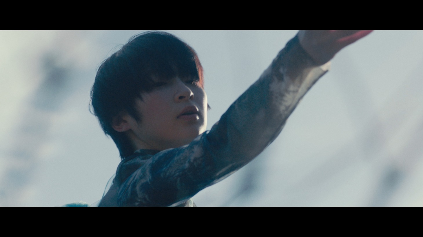 春ねむり「生きる」ミュージックビデオより。