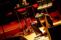 中島美嘉「HELLO」ミュージックビデオより。