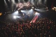 THE MACKSHOWのライブの様子。