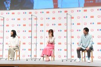 左から板谷由夏、山下美月、濱津隆之。