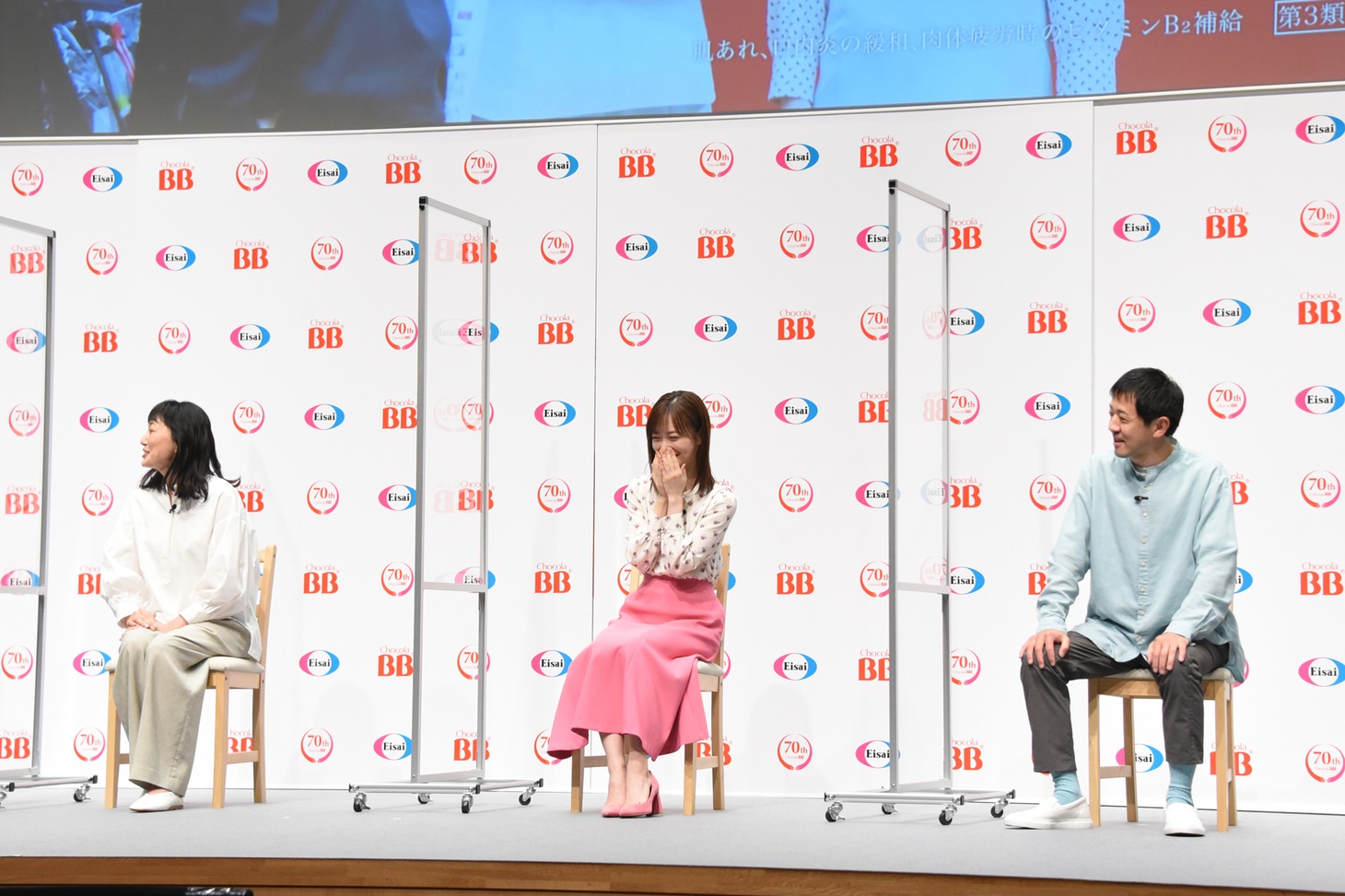 左から板谷由夏、山下美月、濱津隆之。