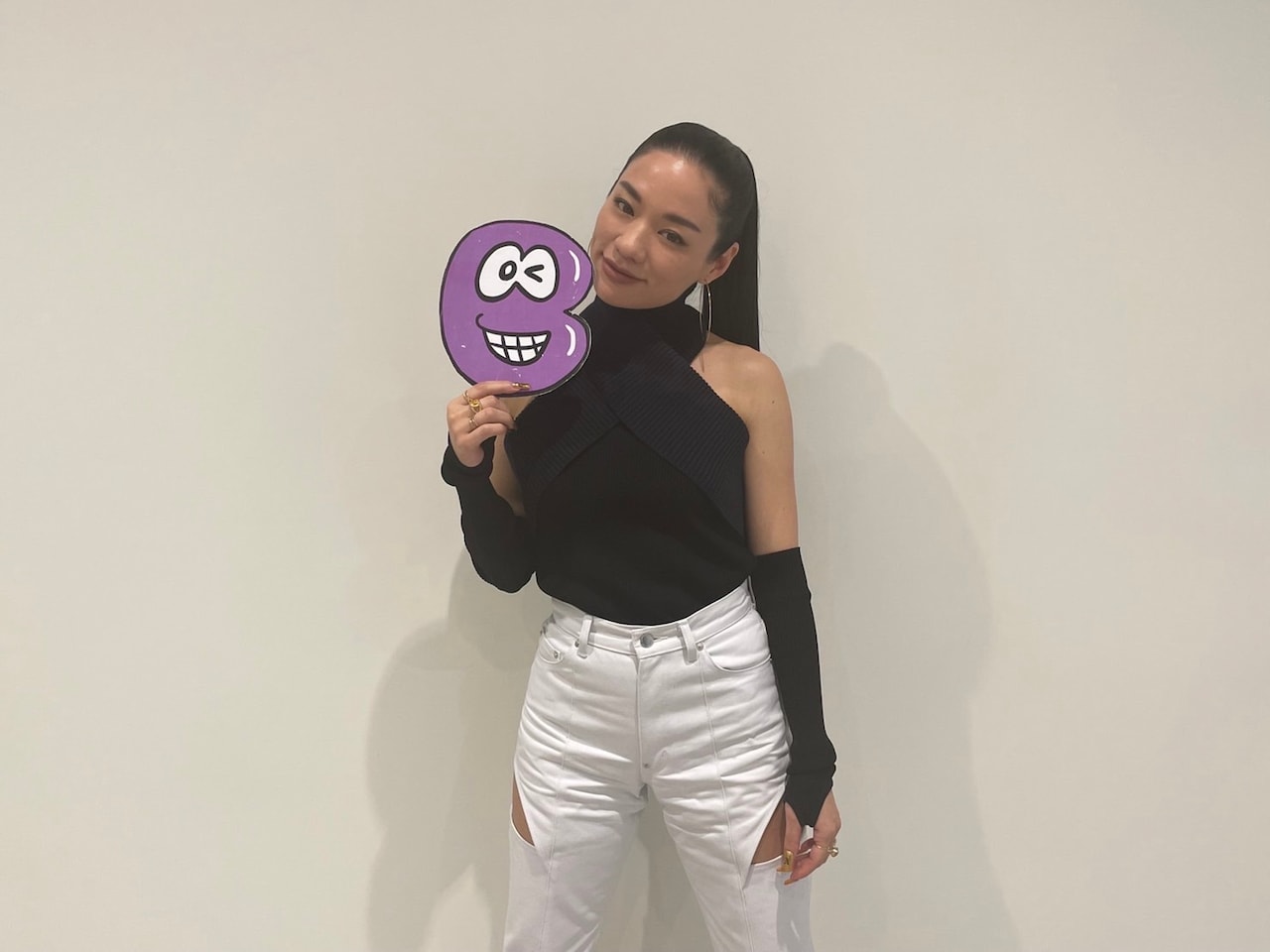 Awichが「バズリズム02」でAIやゆりやんとのツーショット公開、ぴるあぽは“バズポイント”紹介