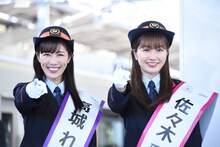 左から高城れに、佐々木彩夏。