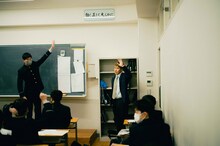 教室に突撃するRIKUさん。