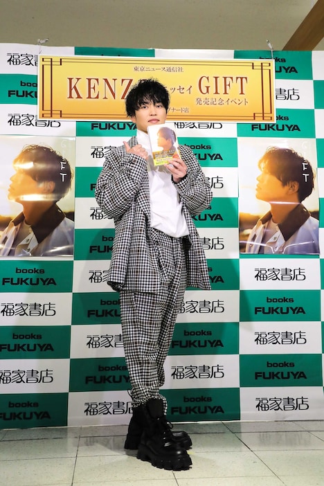 KENZO（写真提供：RISINGPRODUCTION）