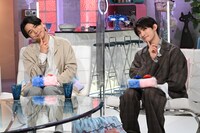 左から井ノ原快彦、向井康二（Snow Man）。(c)テレビ朝日