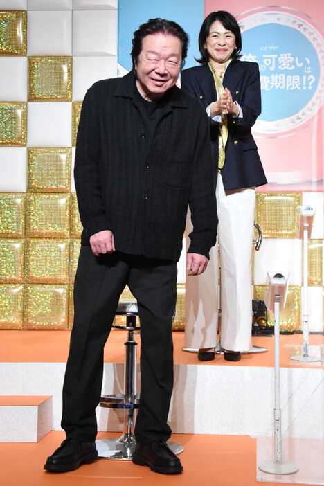 左から古田新太、西田尚美。