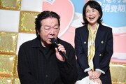 左から古田新太、西田尚美。