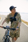 「HIGH FIVE FACTORY 2022 SPRING-SUMMERコレクション」を身にまとった山下健二郎（三代目 J SOUL BROTHERS from EXILE TRIBE）。