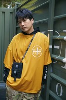 「HIGH FIVE FACTORY 2022 SPRING-SUMMERコレクション」を身にまとった山下健二郎（三代目 J SOUL BROTHERS from EXILE TRIBE）。