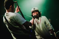 「スケボーキング復活ワンチャンワンマンLIVE」の様子。（Photo by Taka"nekoze photo"）