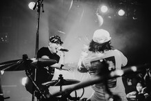 「スケボーキング復活ワンチャンワンマンLIVE」の様子。（Photo by Taka"nekoze photo"）