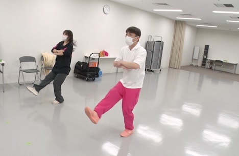 「行列のできる相談所 祝20周年！新装開店3時間生放送SP」より。(c)日本テレビ