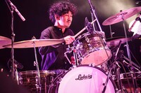 伊藤大地（Dr）（撮影：森好弘）