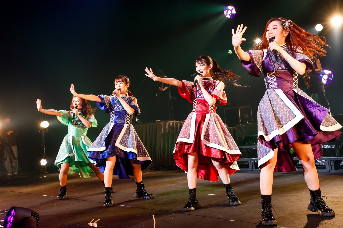 TEAM SHTEAM SHACHII「TOUR 2022 ～猪突！猛進！猛進！猛進！猛進！～」日本特殊陶業市民会館公演の様子。（撮影：小坂茂雄）ACHI