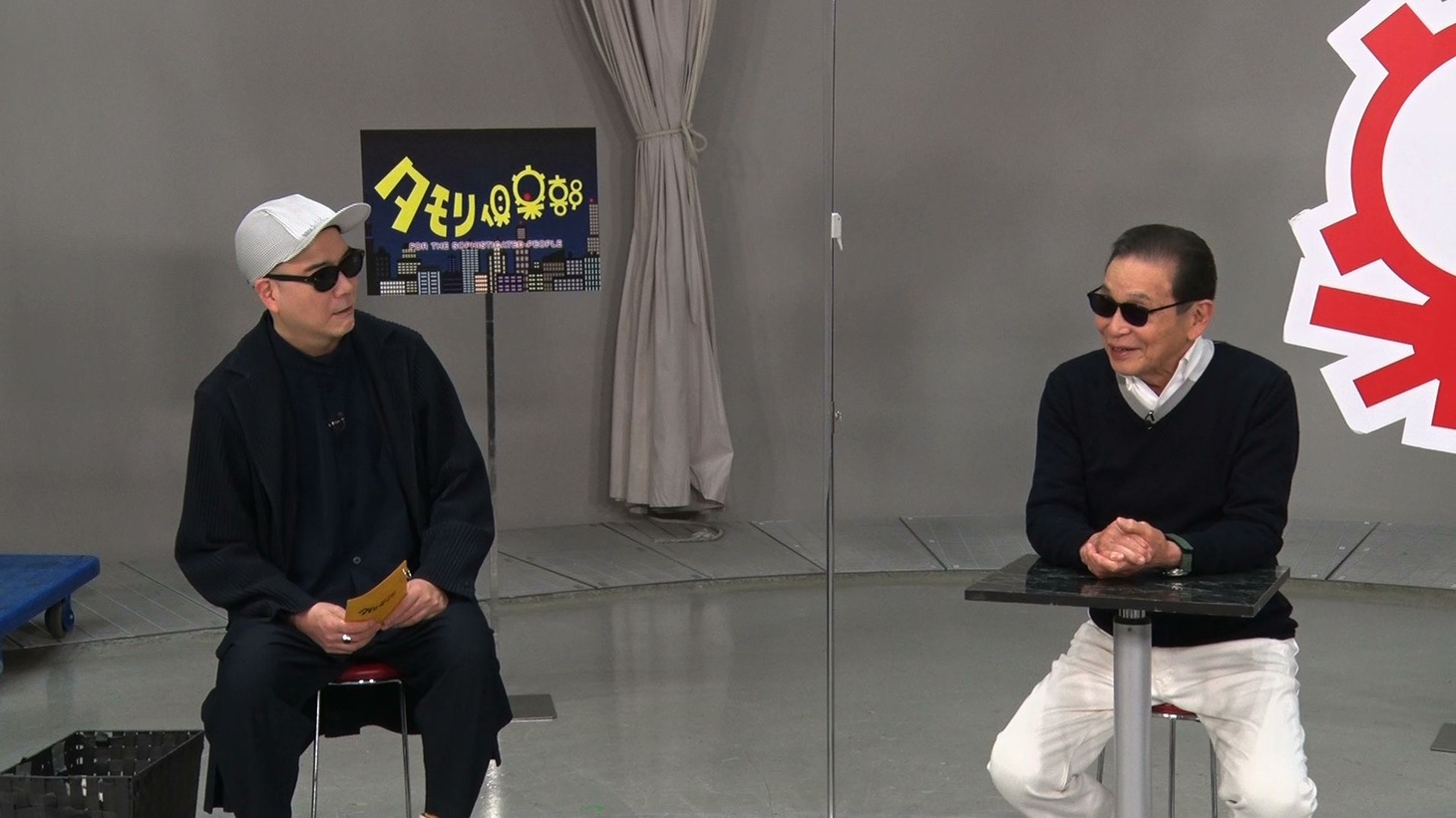 左から宇多丸（RHYMESTER）、タモリ。(c)テレビ朝日