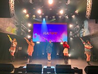 「DEAR KISS ONEMAN LIVE "DEAREST DREAM♯9"～『ハッピー』release party～＠Veats Shibuya」の様子。