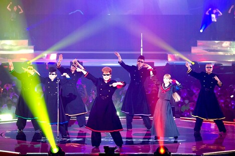 浜崎あゆみと氣志團のコラボレーションの様子。(撮影:田中聖太郎)