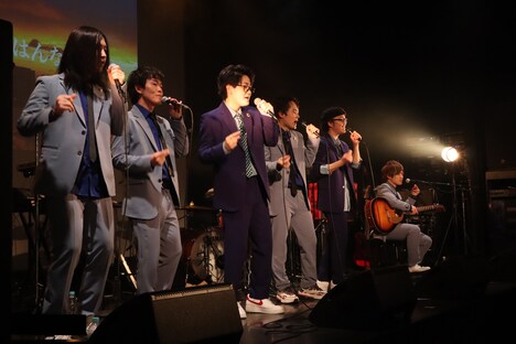 「廻らない極寿司炎本店～今なら“売れる前から知ってたと言え鱒”」の様子。