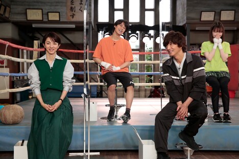 新ドラマ「未来への10カウント」制作発表会見の様子。左から満島ひかり、高橋海人（King & Prince）、木村拓哉、山田杏奈。(c)テレビ朝日