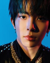 ENHYPEN「DIMENSION : 閃光」コンセプトフォトSPARK Ver.（HEESEUNG） (P)＆(C) BELIFT LAB