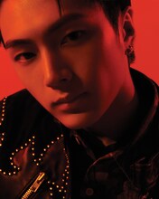 ENHYPEN「DIMENSION : 閃光」コンセプトフォトSPARK Ver.（JAY） (P)＆(C) BELIFT LAB